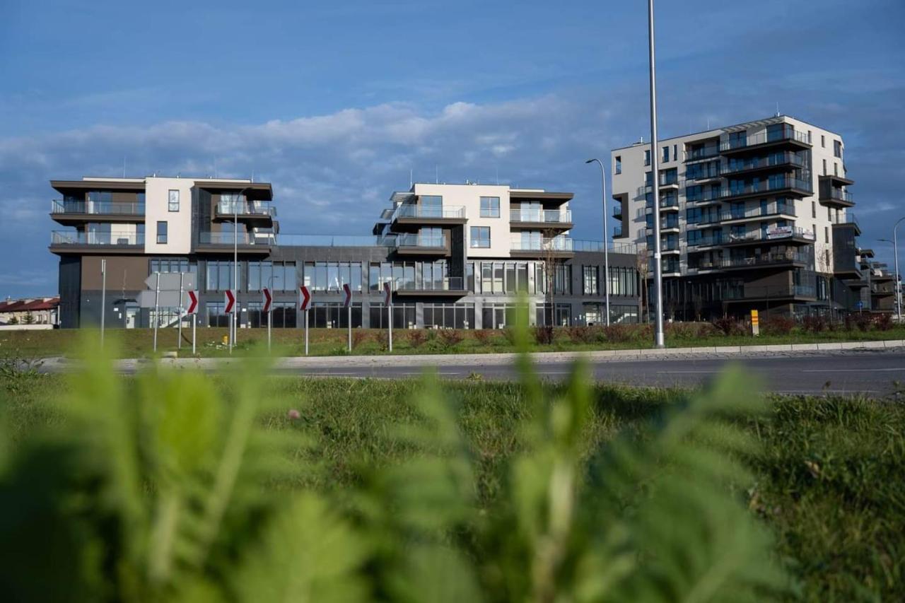 Czarna Perla Z Duzym Tarasem Na Dachu 75m2 , Projektor ,garaz Podziemny * Kielce