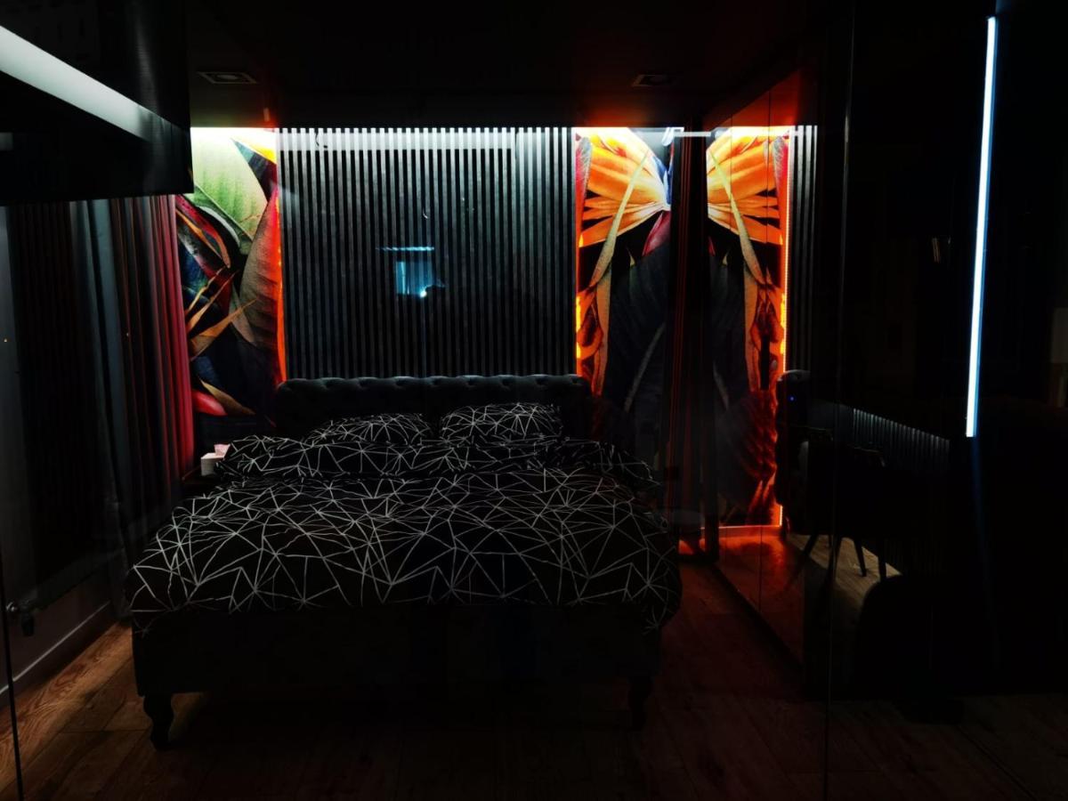Apartment Czarna Perla Z Duzym Tarasem Na Dachu 75m2 , Projektor ,garaz Podziemny *