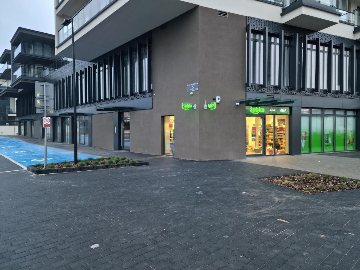 Apartment Czarna Perla Z Duzym Tarasem Na Dachu 75m2 , Projektor ,garaz Podziemny Kielce